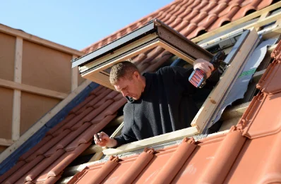 Pose de fenêtres de toit Velux à Château-Larcher